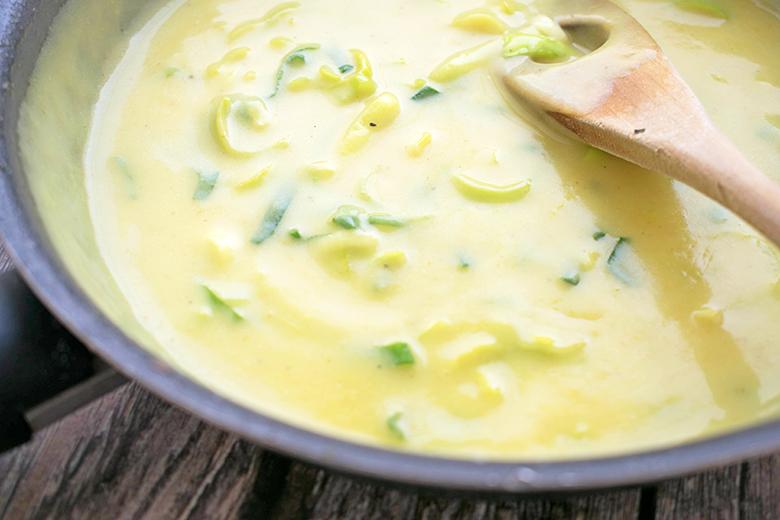 Curry-Lauchsauce