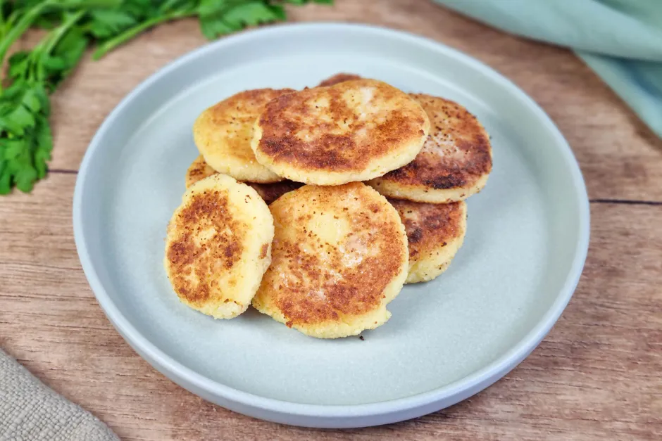 Glutenfreie Maisgrie&szlig;-Laibchen