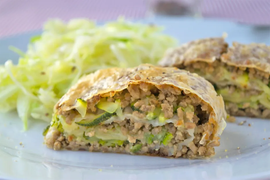 Pikanter Strudel mit Faschiertem