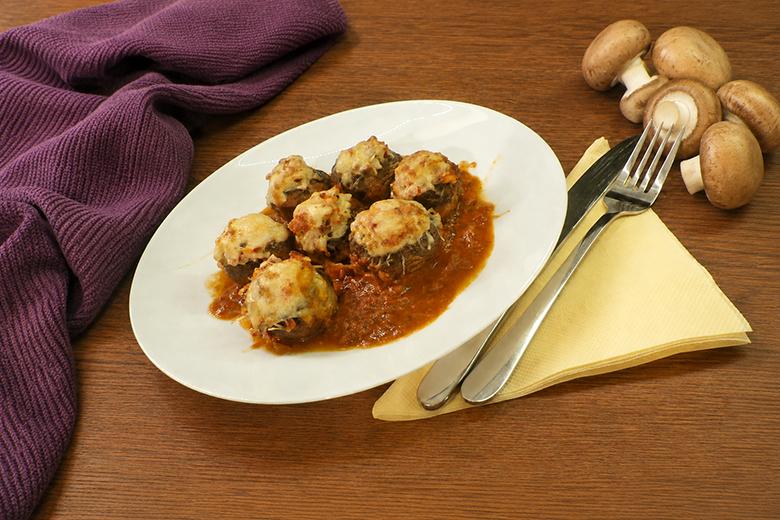 Gefüllte Champignons mit Tomatensauce