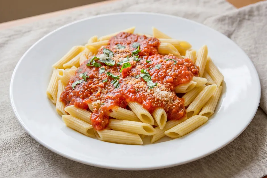 Nudeln mit Tomatenso&szlig;e