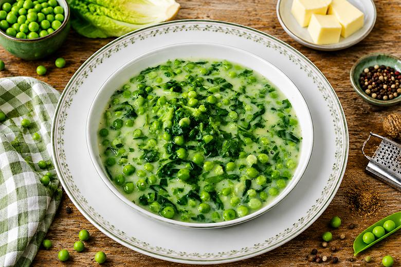 Kochsalat mit Erbsen