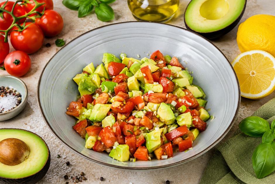 Tomaten-Avocado-Salat