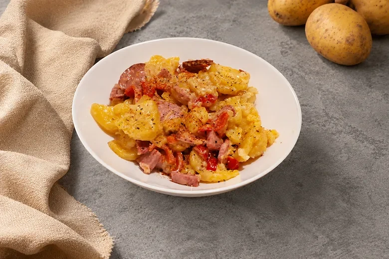 Erdäpfelgröstl mit Wurst