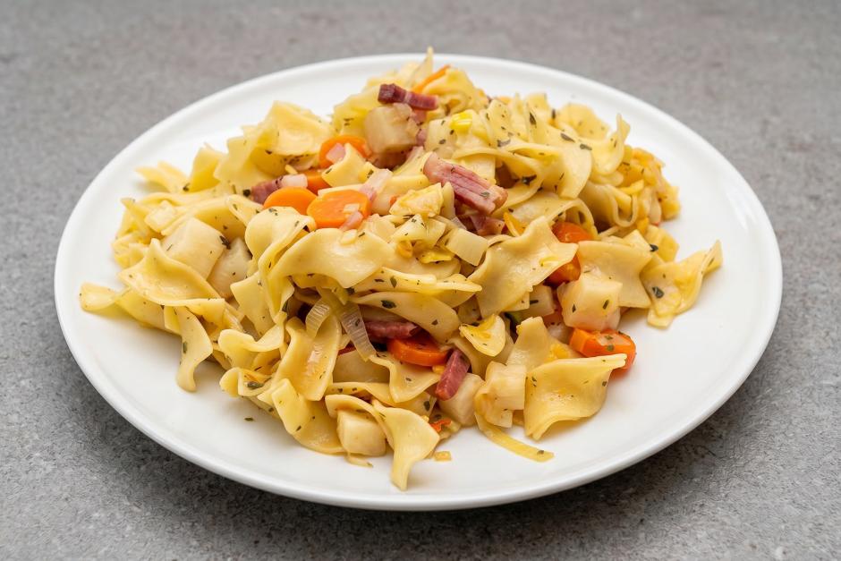 Nudelgericht mit Gemüse