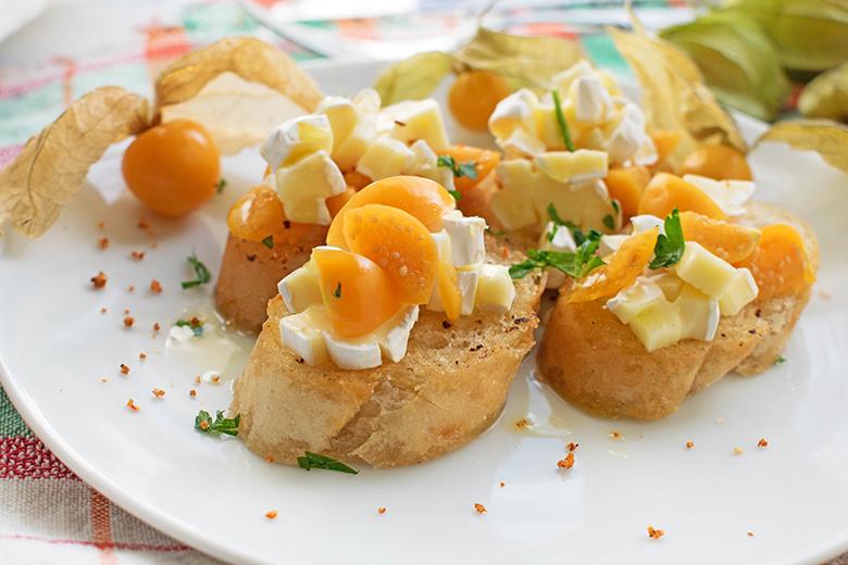 Physalis Crostini