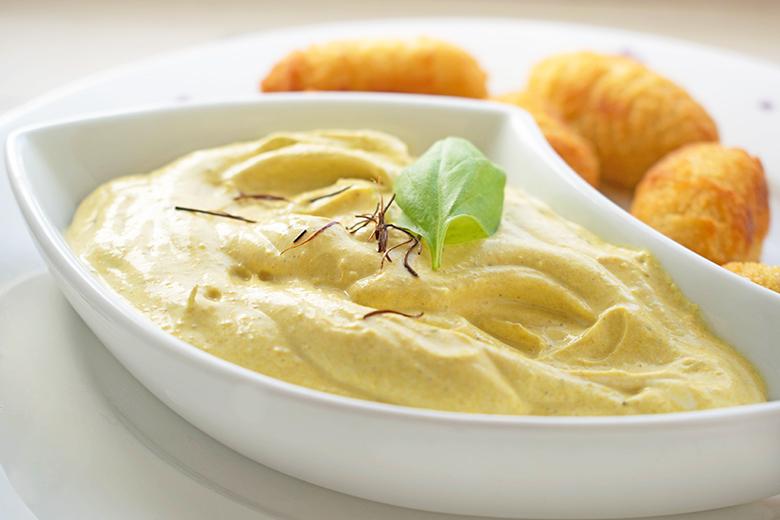 Safran-Topfen-Dip