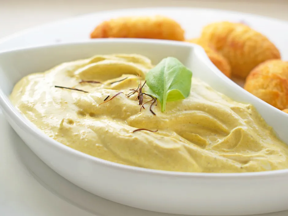 Safran-Topfen-Dip