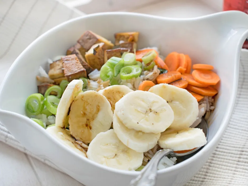 Vegane Poke Bowl mit Obst