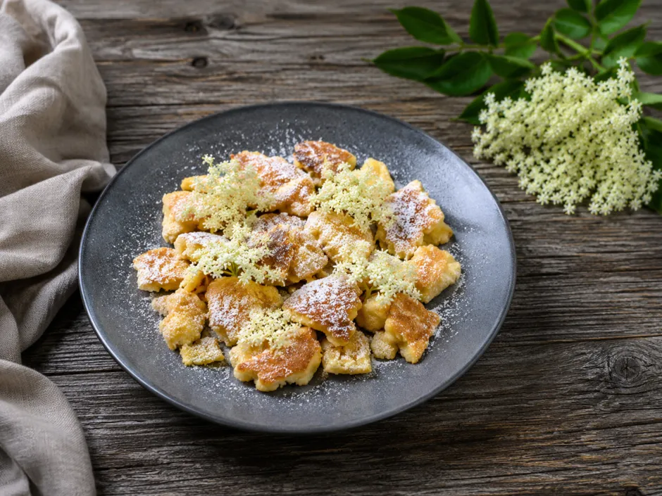 Kaiserschmarrn mit Holunderbl&uuml;ten
