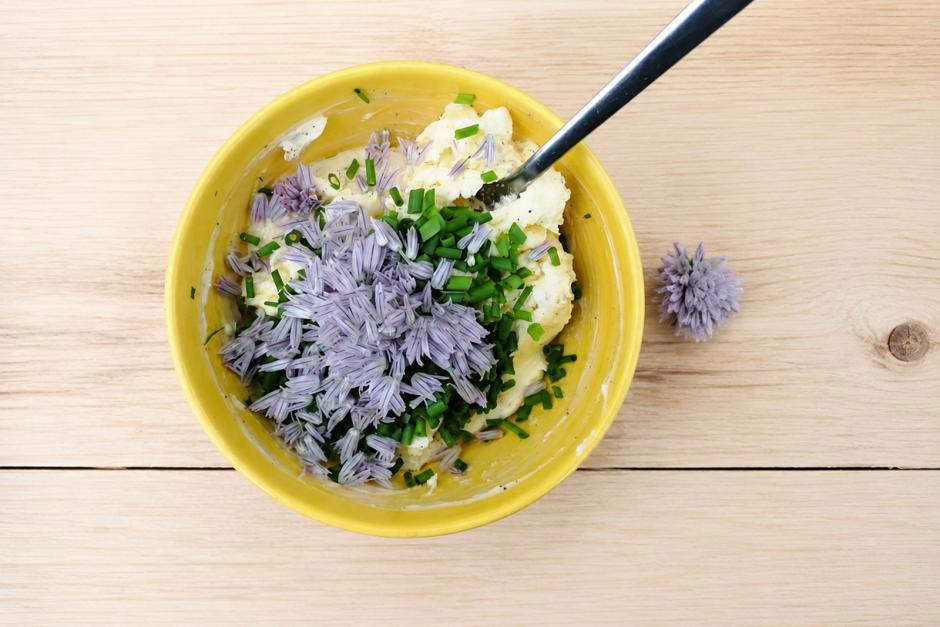 Schnittlauchblütenbutter