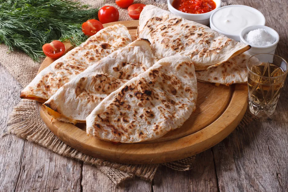 Quesadillas mit Parmaschinken und Tomaten