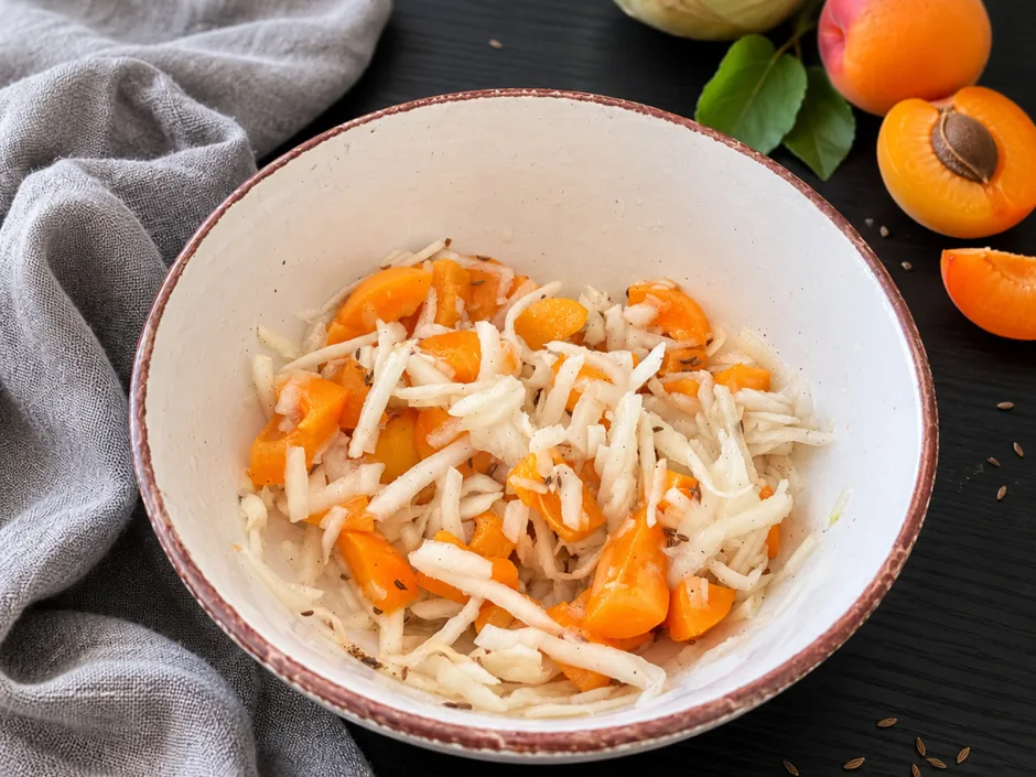 Sommerlicher R&uuml;ben Marillen Salat