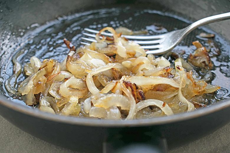 Zwiebel-Karamel-Sauce