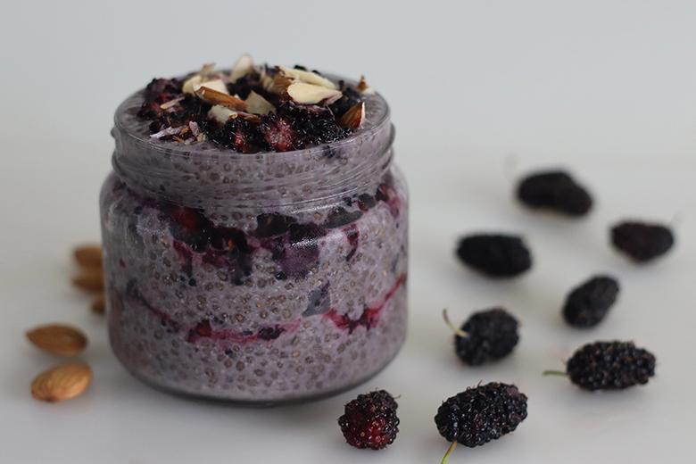 Chia-Pudding mit Maulbeeren