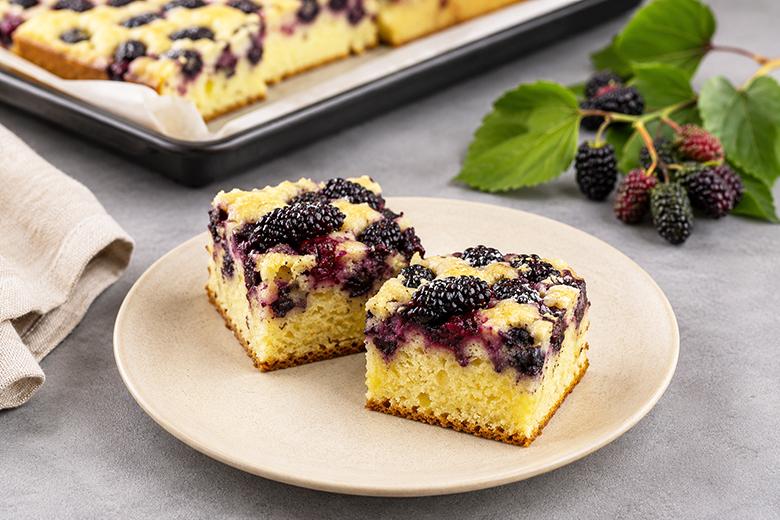 Saftiger Maulbeerkuchen vom Blech