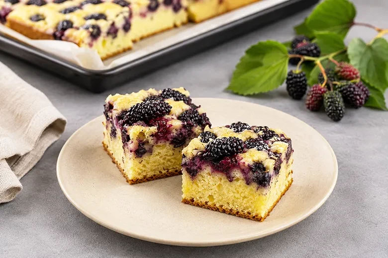 Saftiger Maulbeerkuchen vom Blech