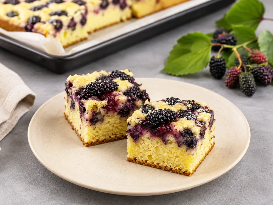 Saftiger Maulbeerkuchen vom Blech