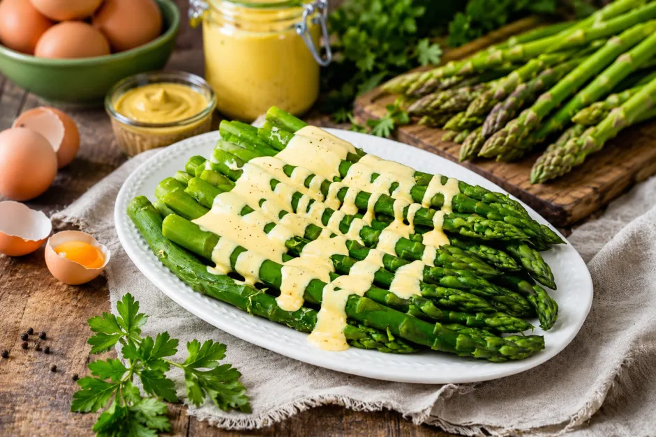 Spargel mit Sauce Hollandaise