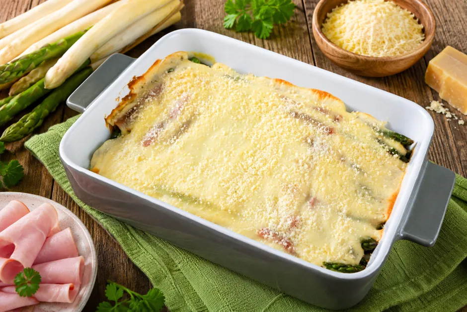 Spargel mit Schinken und K&auml;se