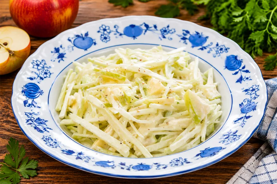 Kohlrabisalat mit &Auml;pfel
