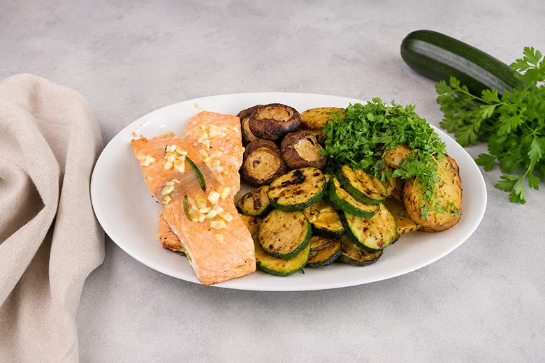 Lachs vom Grill mit Grillgemüse