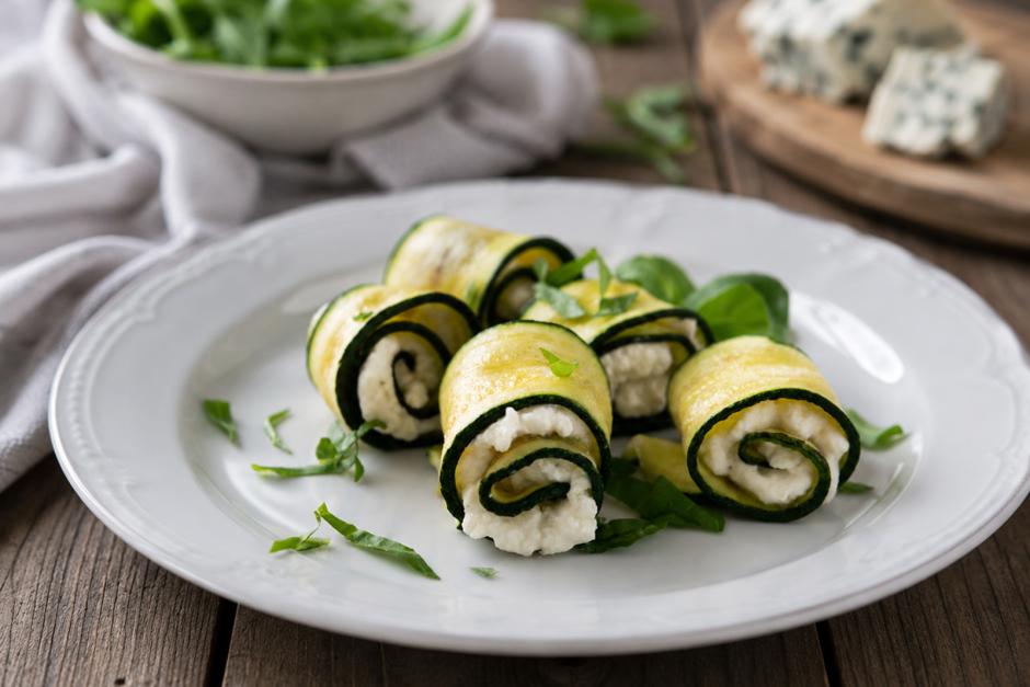 Zucchini-Gorgonzola Röllchen
