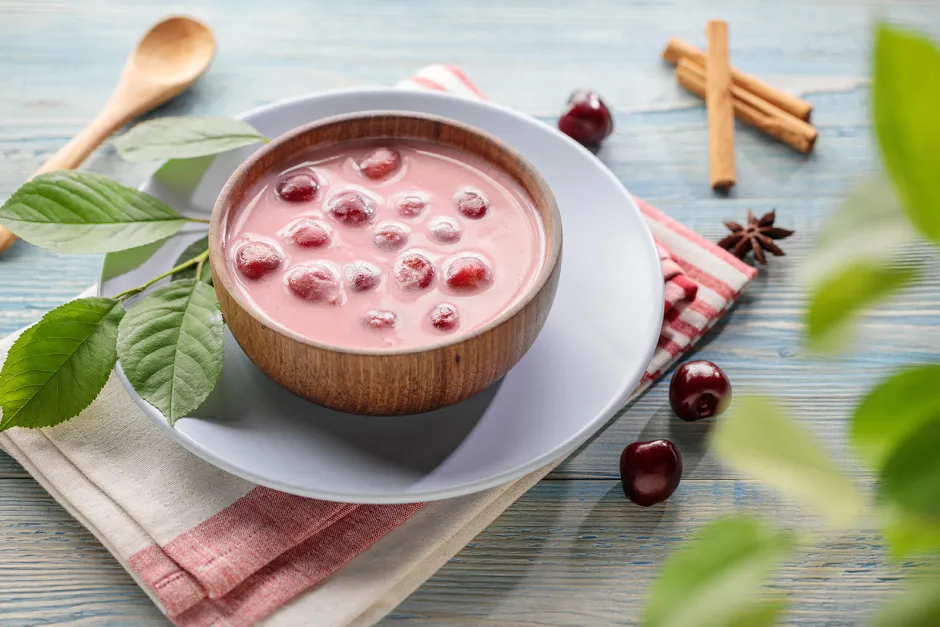 Ungarische Sauerkirschsuppe Meggyleves