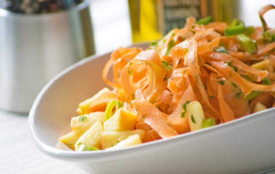 Karotten-Apfelsalat