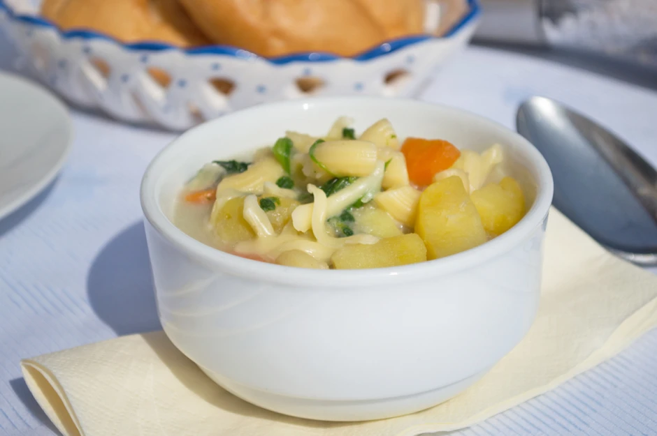 Schweizer Hüttensuppe