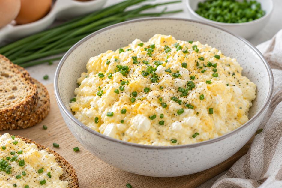 Eiersalat mit Hüttenkäse