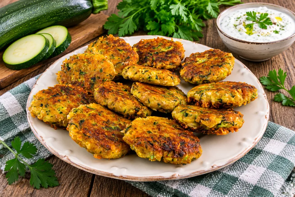 Zucchinipuffer mit Käse