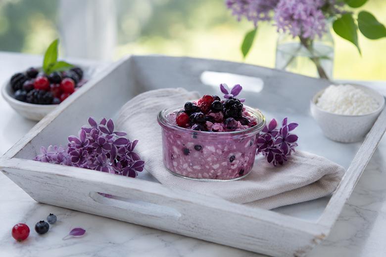 Hüttenkäse mit Beeren