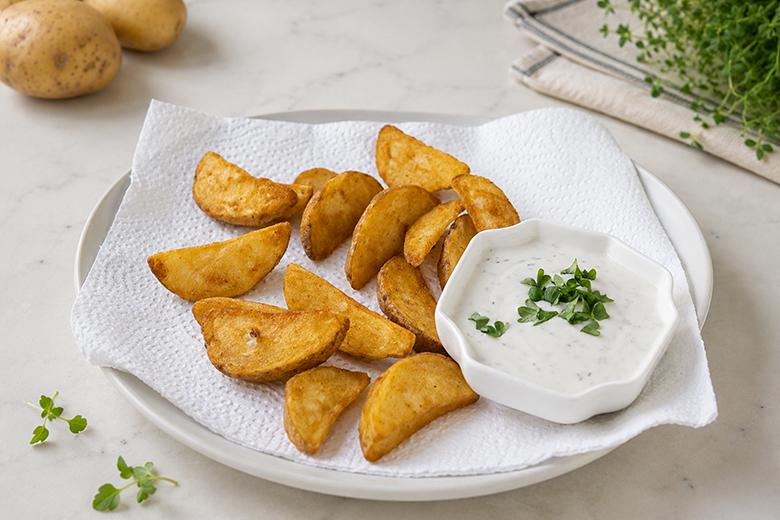 Kartoffelchips mit Dip