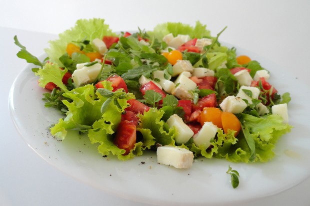 Blattsalat mit Ziegenkäse