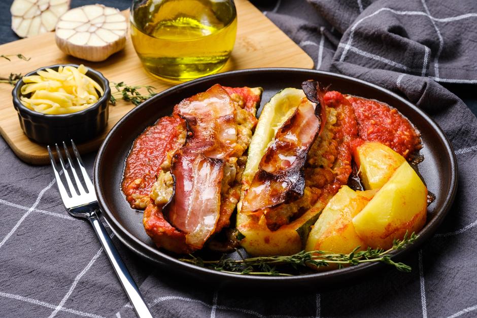Gefüllte Zucchini