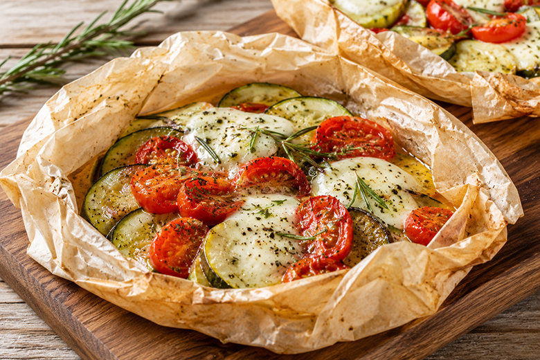 Gemüsepäckchen mit Mozzarella