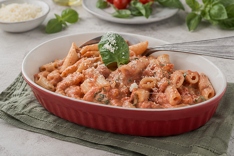 Penne mit Tomaten-Basilikumsauce