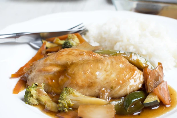 H&uuml;hnerfleisch in Satay Sauce
