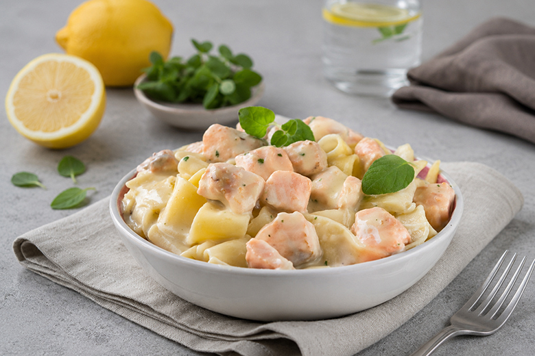 Tagliatelle mit Lachs und Kräuter-Zitronen-Sauce