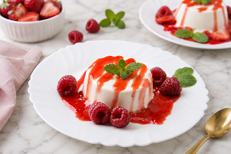 Panna Cotta mit Himbeeren