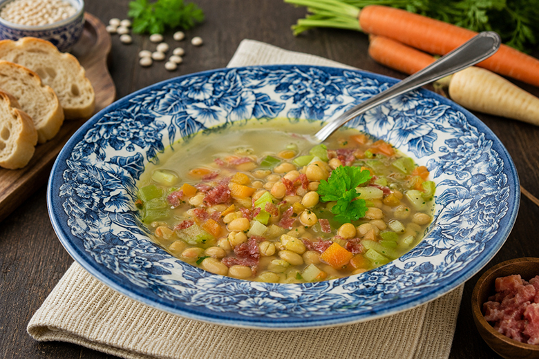 Bohnensuppe mit Speck