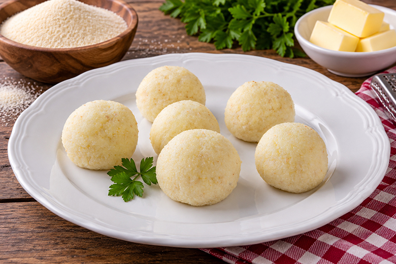 Omas Grießknödel