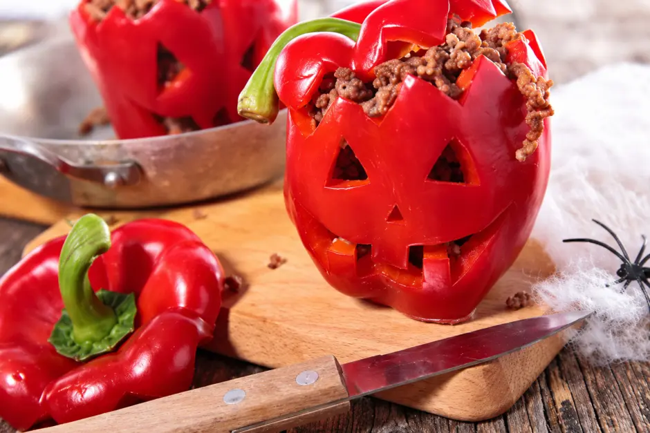 Gefüllte Halloween Paprika