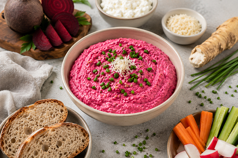 Rote-Rüben-Kren-Hüttenkäse-Dip