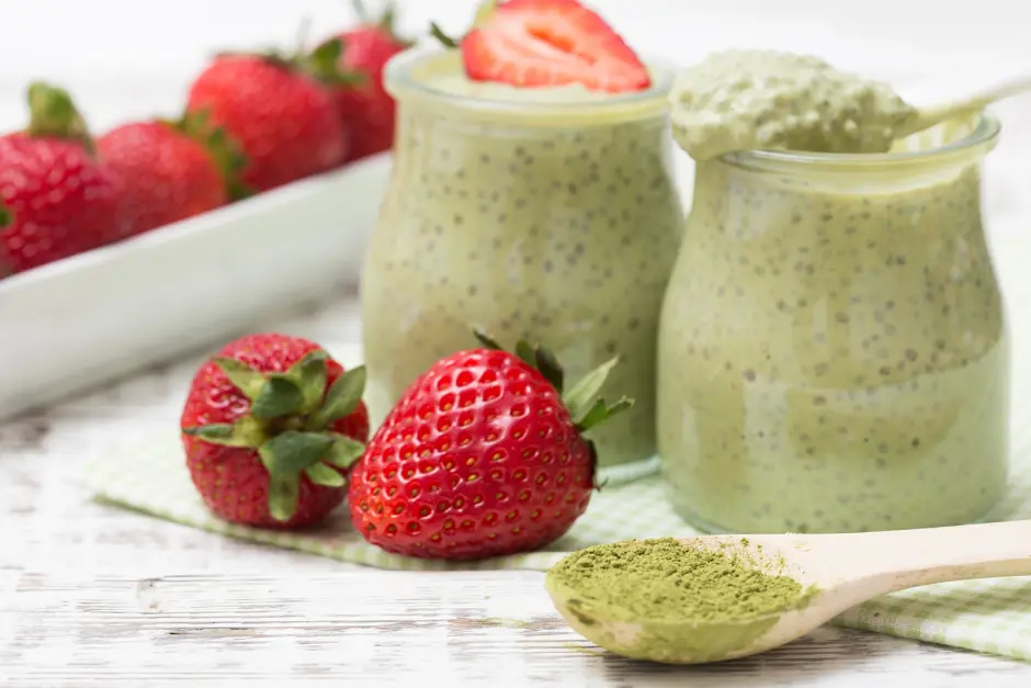 Chia-Pudding mit Matcha-Tee