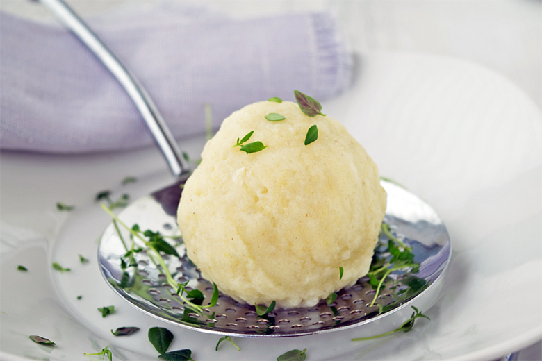 Einfache Mehlknödel