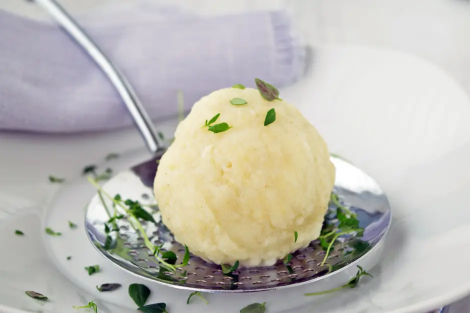 Einfache Mehlknödel