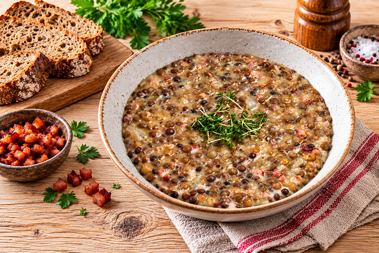 Linsen mit Speck