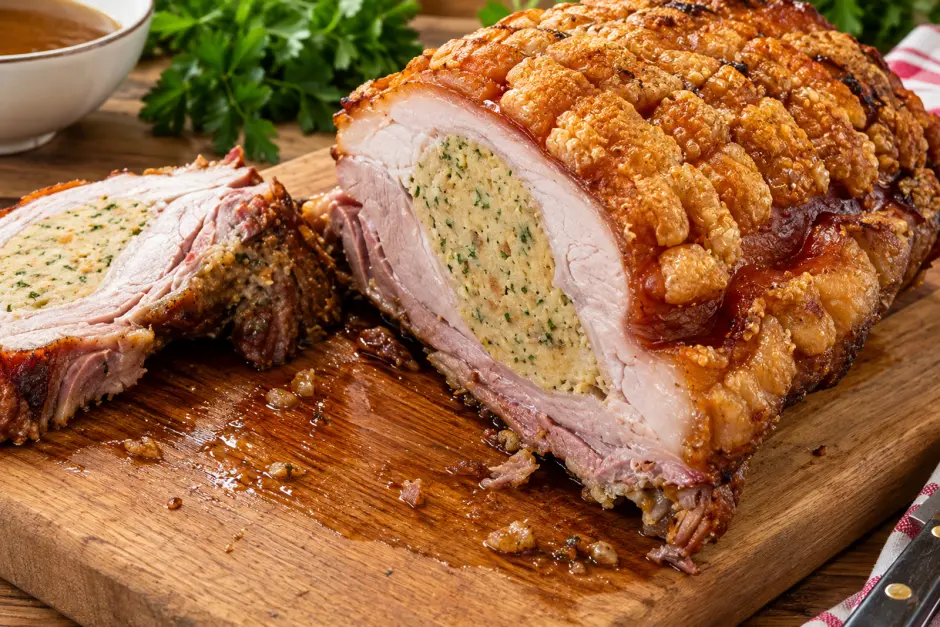 Gefüllter Schweinebauch